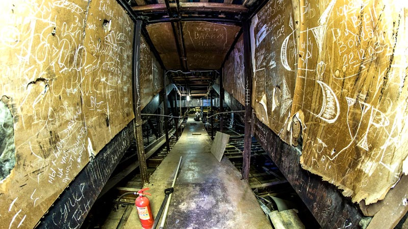 Блогер показал невидимую зрителям часть ЛДС «Кристалл»