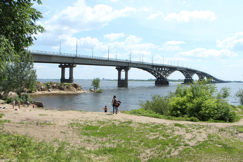 Саратовцы открыли сезон на диком пляже