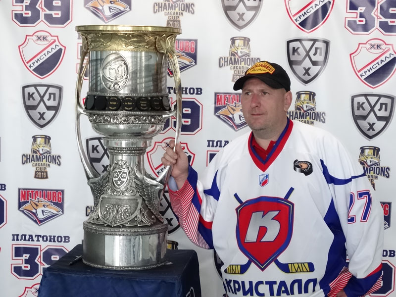 Обладатель Кубка Гагарина пообещал завершить карьеру в родном Саратове