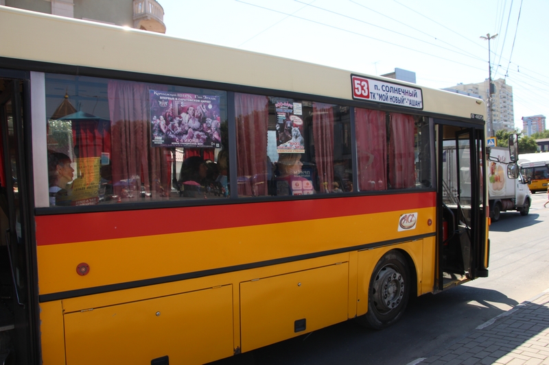 Девушке из Африки понравилась температура в саратовском автобусе