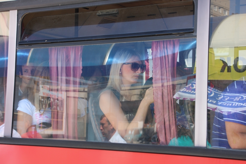 Девушке из Африки понравилась температура в саратовском автобусе