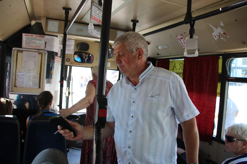 Девушке из Африки понравилась температура в саратовском автобусе