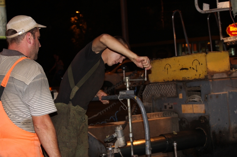 Радаев о темпе работ дорожников: День-ночь, день-ночь