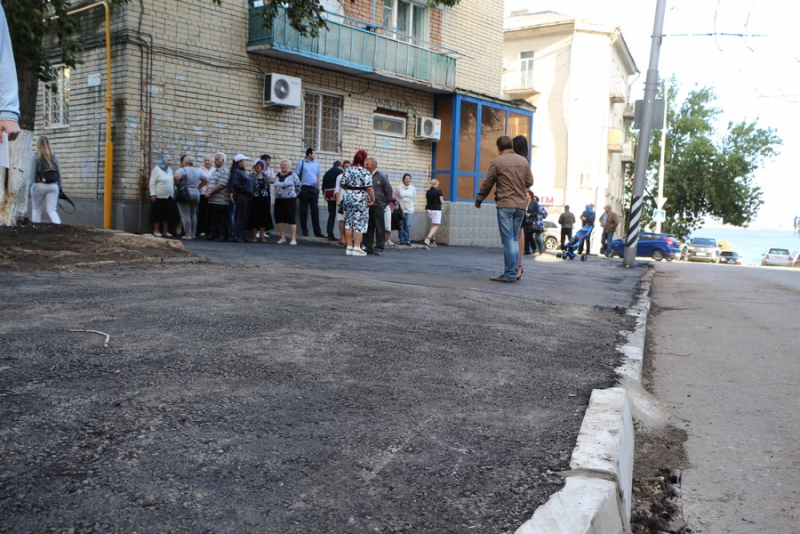 Володин потребовал улучшить качество ремонта дворов