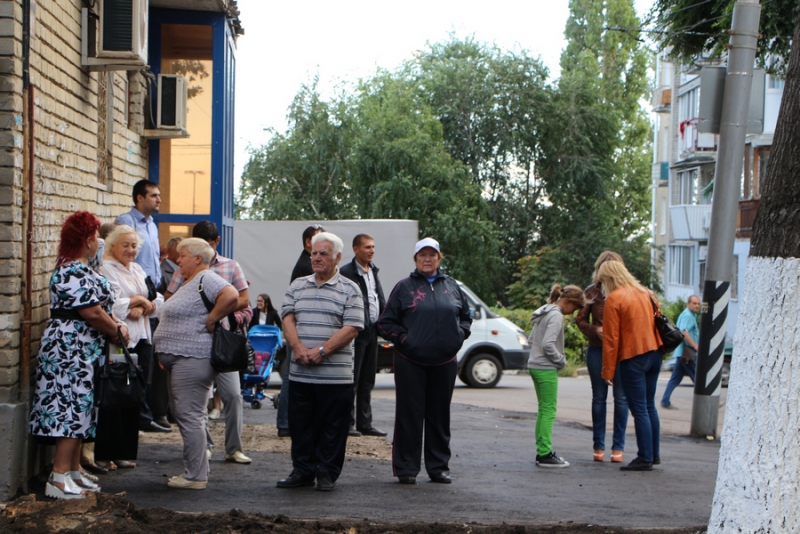 Володин потребовал улучшить качество ремонта дворов