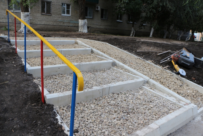 Володин потребовал улучшить качество ремонта дворов