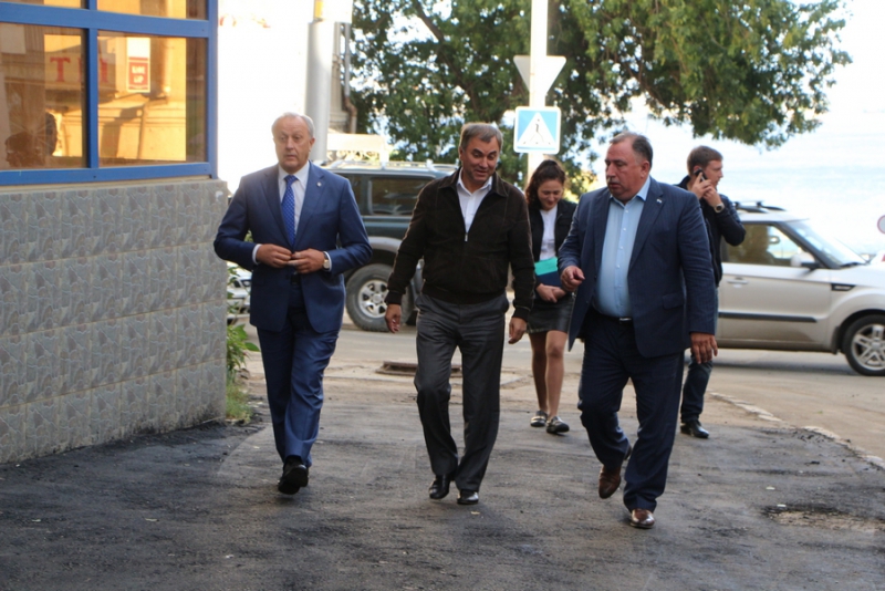 Володин потребовал улучшить качество ремонта дворов