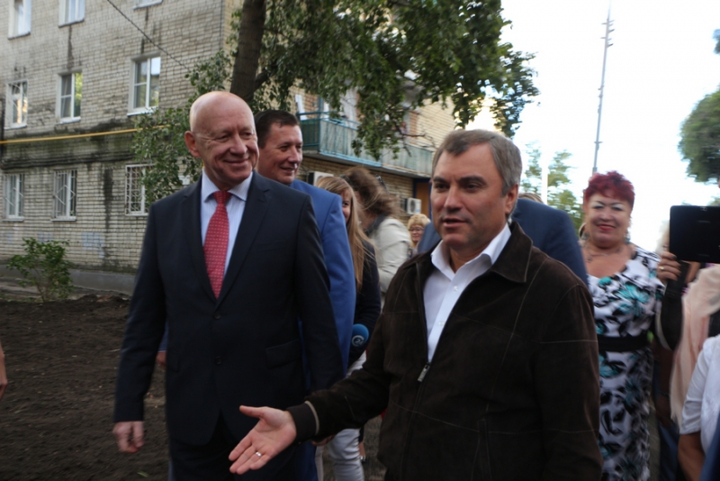 Володин потребовал улучшить качество ремонта дворов
