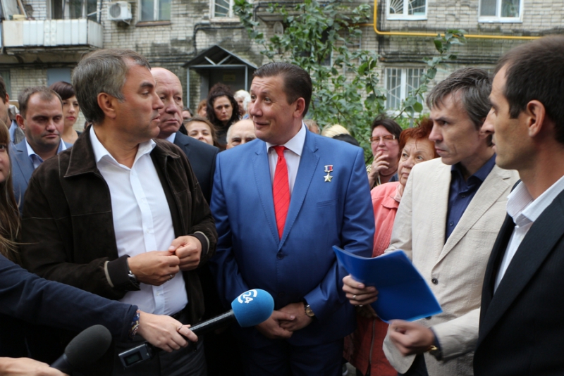 Володин потребовал улучшить качество ремонта дворов