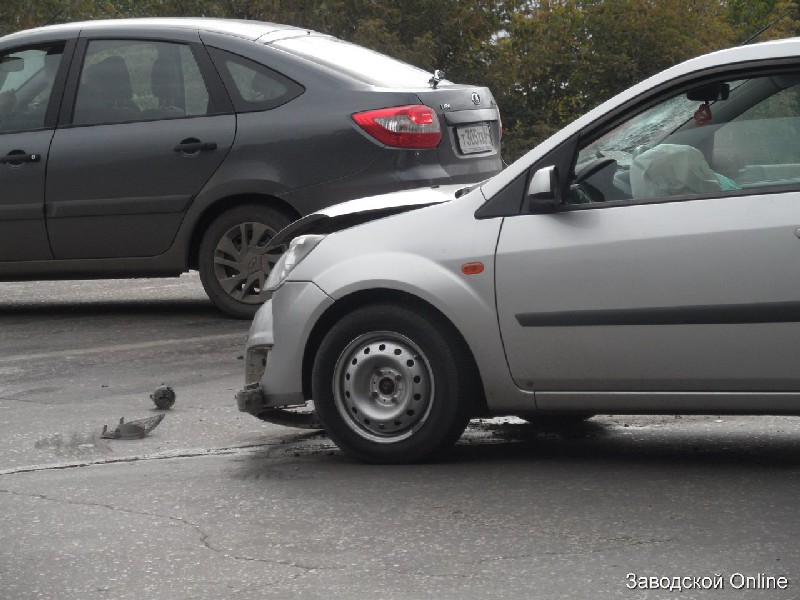 В Заводском районе «ГАЗель» перевернулась после ДТП