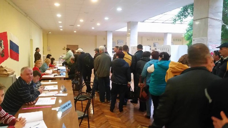 Рашкин обнаружил в Москве подозрительную машину из Саратова