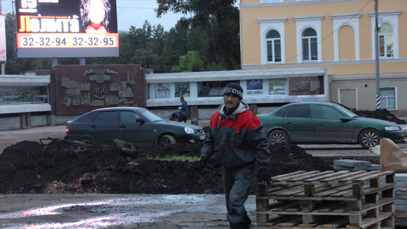 Общественники не поняли, как на забетонированной Волжской чинить коммуникации