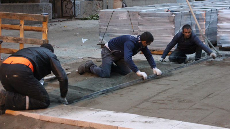 Общественники не поняли, как на забетонированной Волжской чинить коммуникации