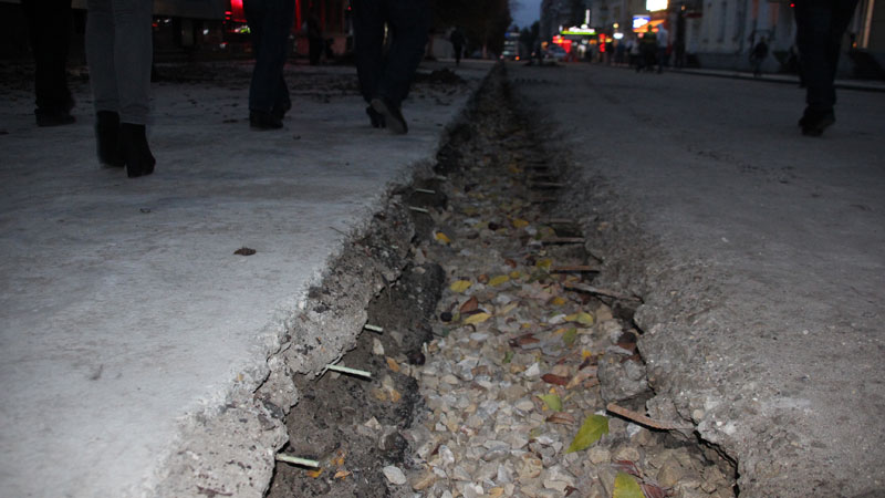 Общественники не поняли, как на забетонированной Волжской чинить коммуникации