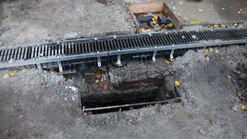 Общественники не поняли, как на забетонированной Волжской чинить коммуникации