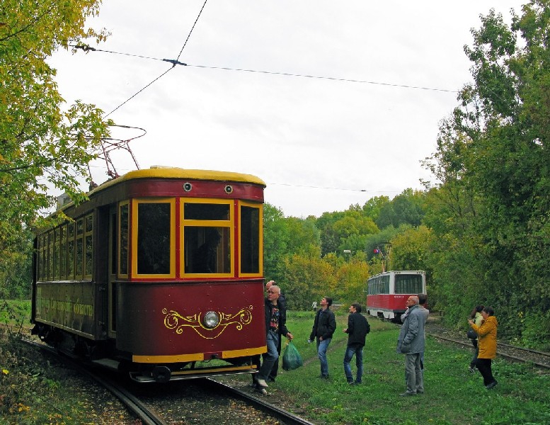 В Саратове к 108-летию трамвая вышел на маршрут старинный вагон