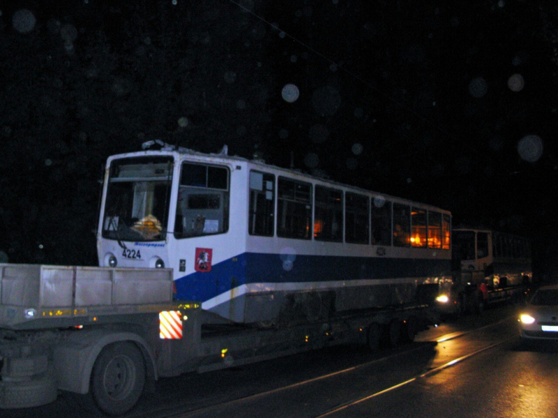 В Саратов привезли трамваи из Москвы