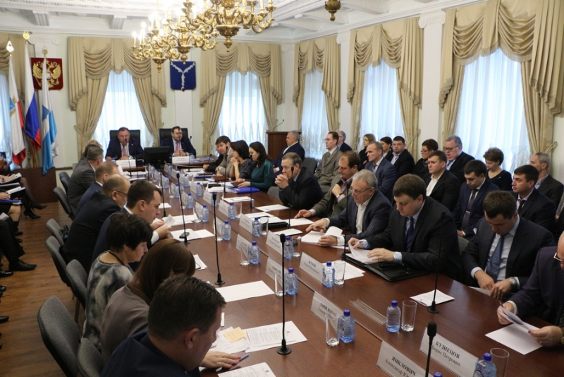 Саратов начнут украшать к Новому году на этой неделе