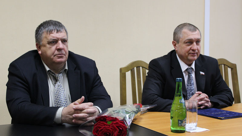 Замруководителя автовокзала Саратова наградили грамотой областной думы