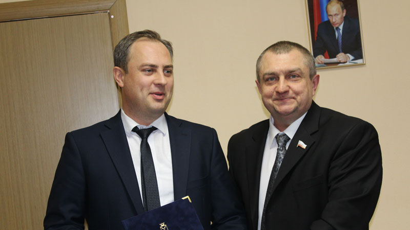 Замруководителя автовокзала Саратова наградили грамотой областной думы