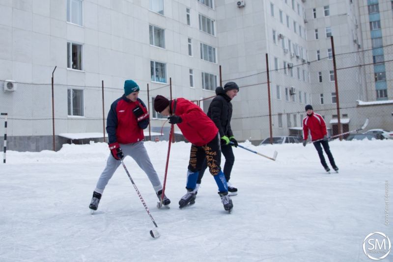 Студенты СГЮА встали на коньки