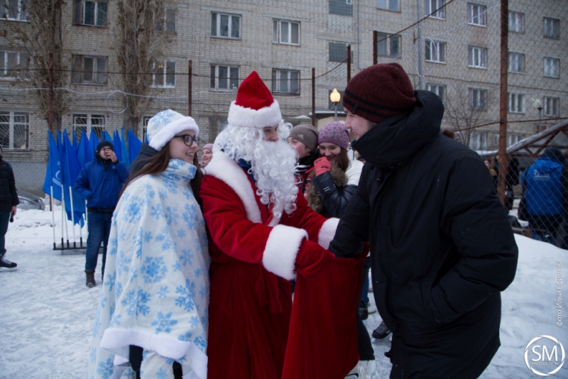 Студенты СГЮА встали на коньки