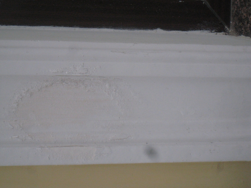 На Московской строители вернулись к фасадам и начали устранять халтуру