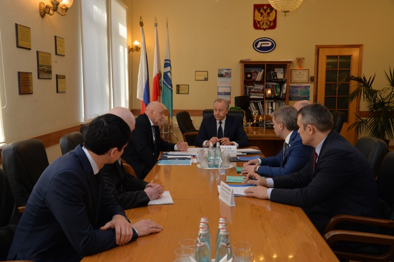 Губернатор предложил еще одному заводу производить iPhone