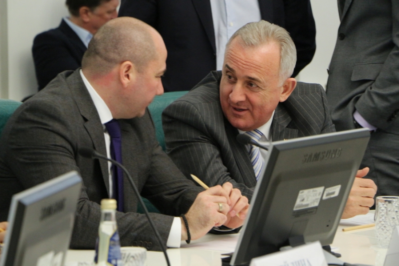 Губернатор и бывший министр вступили в спор по инфраструктурным проектам