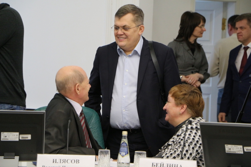 Губернатор и бывший министр вступили в спор по инфраструктурным проектам