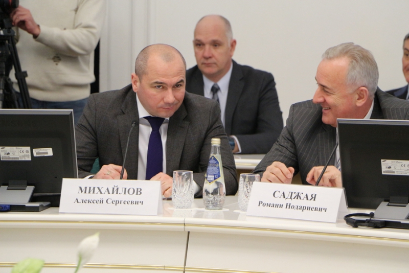 Губернатор и бывший министр вступили в спор по инфраструктурным проектам