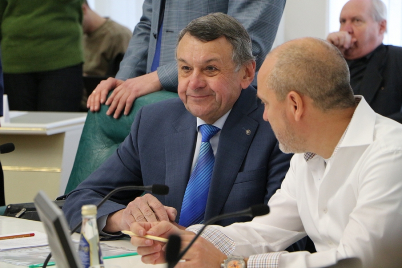 Губернатор и бывший министр вступили в спор по инфраструктурным проектам