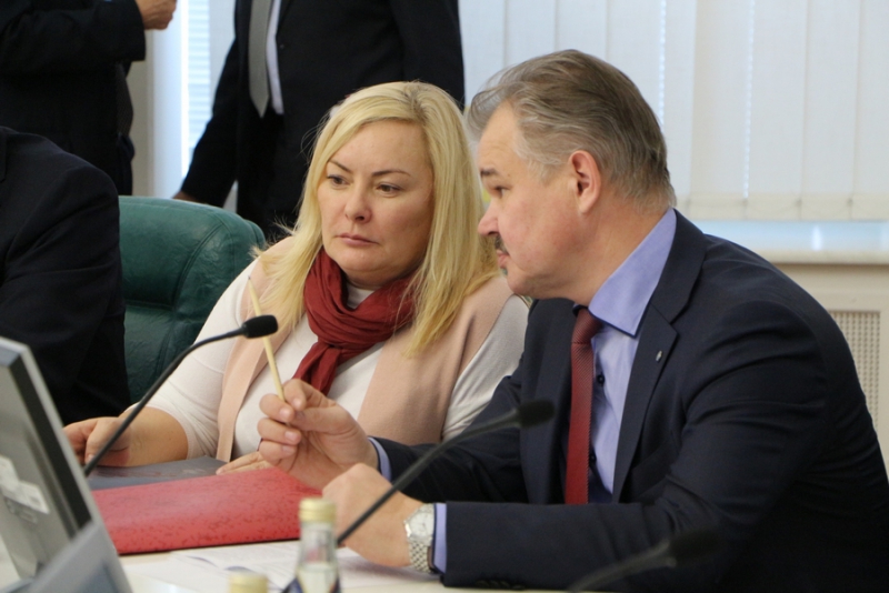 Губернатор и бывший министр вступили в спор по инфраструктурным проектам