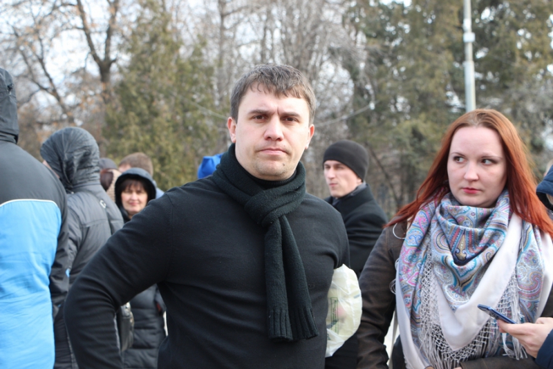 Несанкционированный митинг сторонников Навального в Саратове превратился в «прогулку»