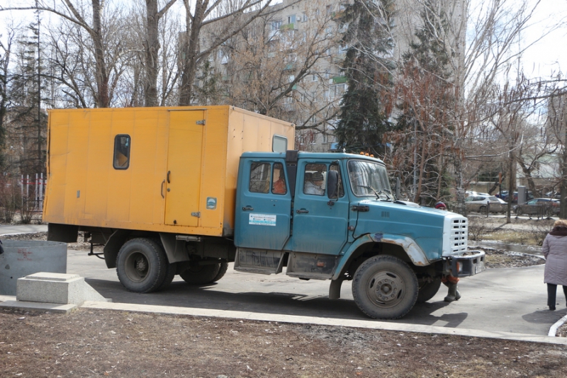 Несанкционированный митинг сторонников Навального в Саратове превратился в «прогулку»