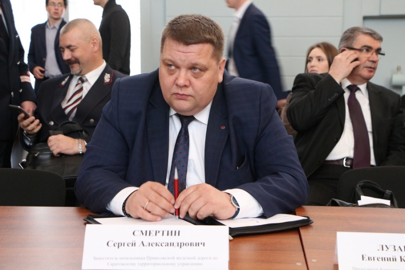 Памятник Дзержинскому у вокзала предложили заменить на монумент основателям Саратова