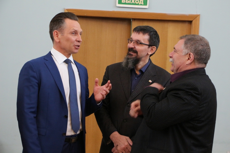 Памятник Дзержинскому у вокзала предложили заменить на монумент основателям Саратова