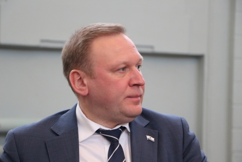 Памятник Дзержинскому у вокзала предложили заменить на монумент основателям Саратова