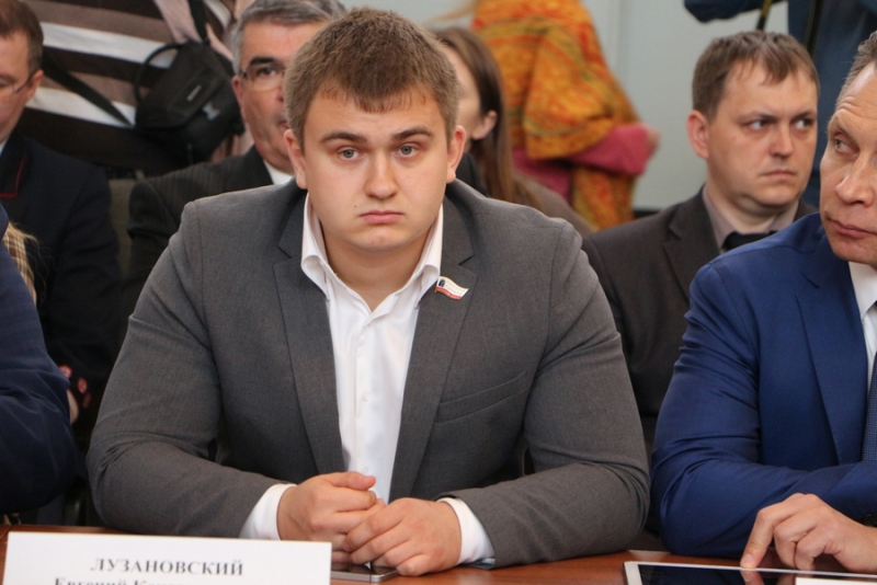 Памятник Дзержинскому у вокзала предложили заменить на монумент основателям Саратова