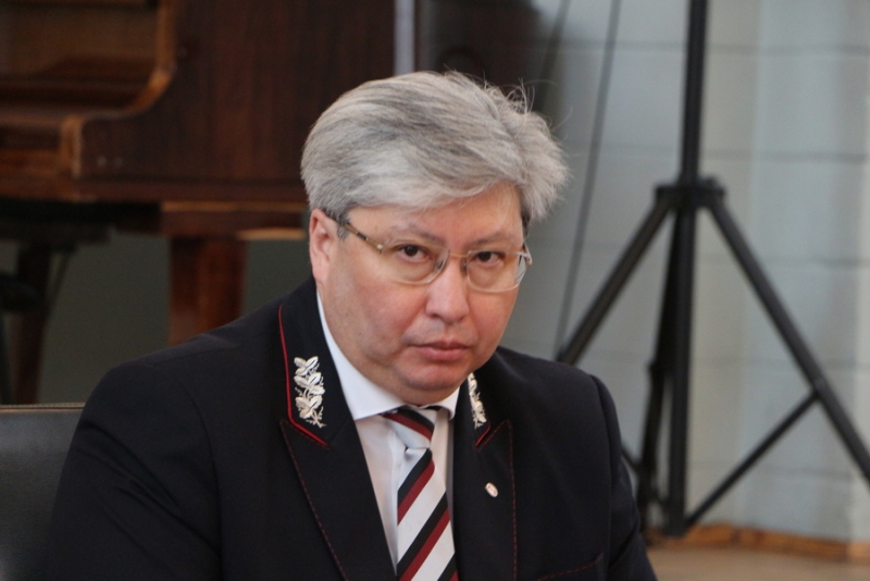 Памятник Дзержинскому у вокзала предложили заменить на монумент основателям Саратова