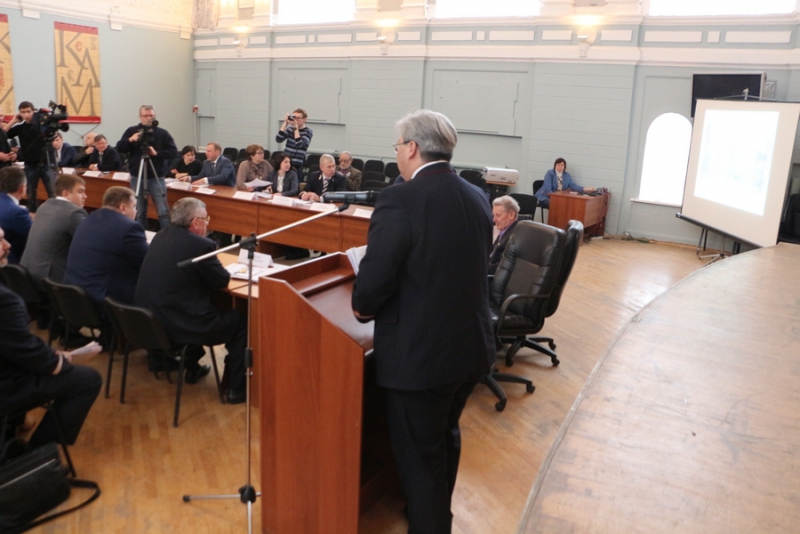 Памятник Дзержинскому у вокзала предложили заменить на монумент основателям Саратова