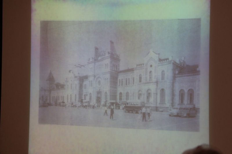 Памятник Дзержинскому у вокзала предложили заменить на монумент основателям Саратова