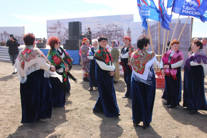 Фестиваль тюльпанов в Саратовской области получился красивым, но пыльным