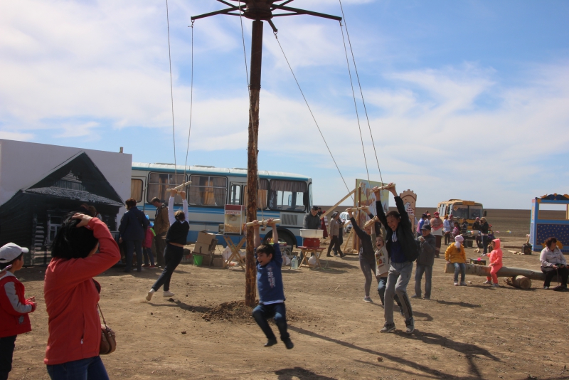 Фестиваль тюльпанов в Саратовской области получился красивым, но пыльным