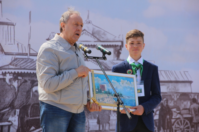 Фестиваль тюльпанов в Саратовской области получился красивым, но пыльным