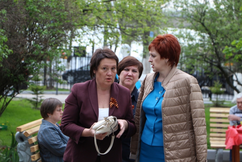 Министр и зампред саратовского правительства станцевали вальс с ветеранами