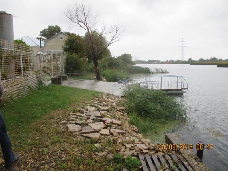 Жителя Балакова обязали очистить берег Волги от капитальных строений