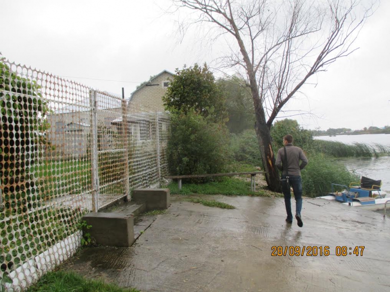 Жителя Балакова обязали очистить берег Волги от капитальных строений