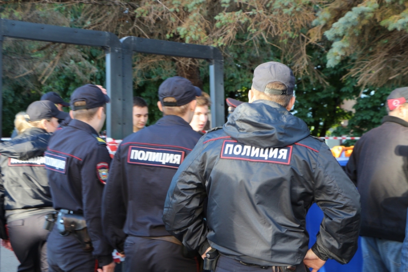 Сотни саратовских выпускников приехали на праздник «Роза ветров»