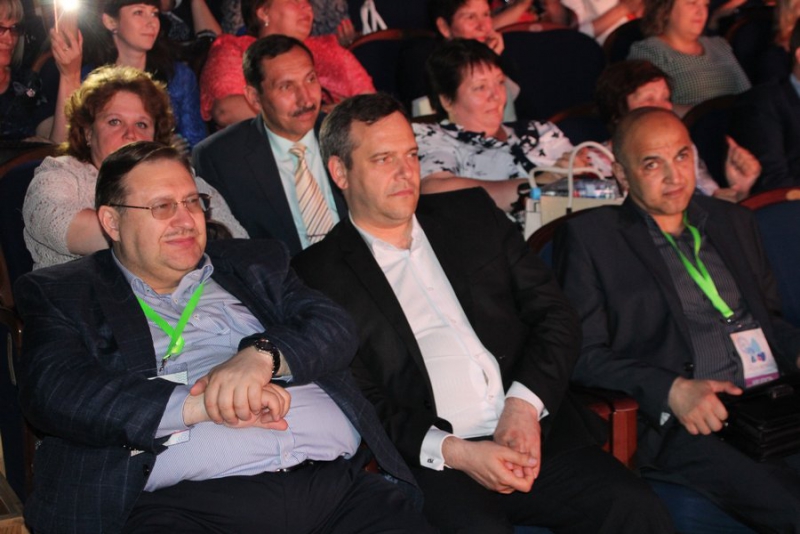 Руслану Алехно в ТЮЗе подпевал весь зал